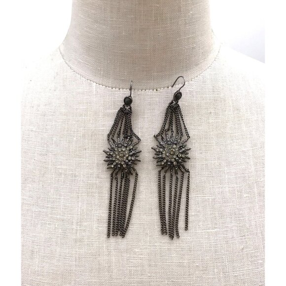 Vintage-Inspired Rhinestone Sunburst Necklace & Earring Set - Picture 6 of 9